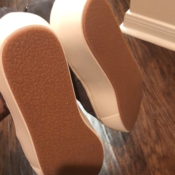 Steve Madden Emmi Grey shoes - Picture 5 of 6